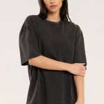 T-SHIRT OVERSIZE  IN HIP THRUSTS